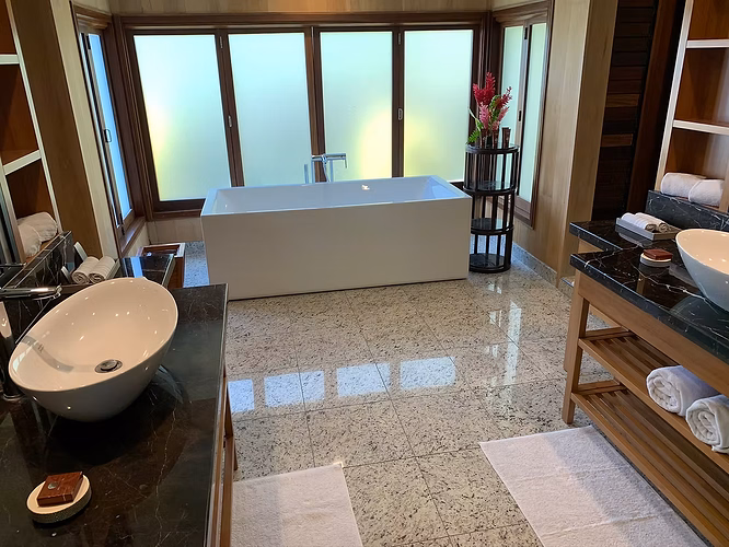 bora-bora-bathroom